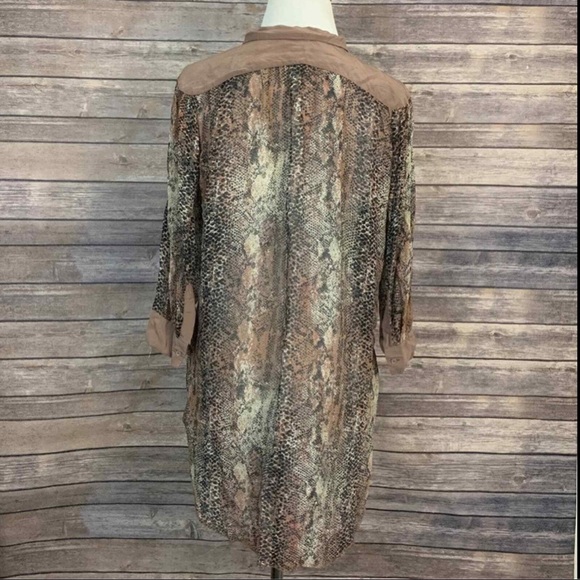 Aritzia Wilfred Giulia Snakeskin Print Blouse - Picture 2 of 3